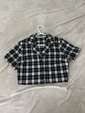 Brandy Melville Black & White Plaid Cropped Button-Up